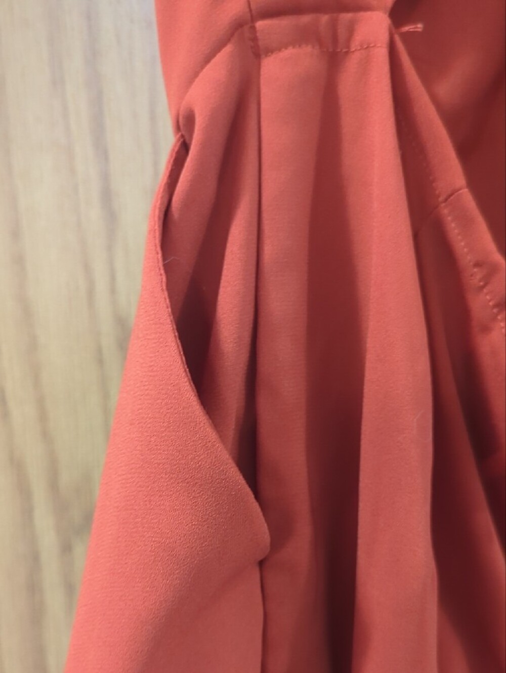 Rust Red Ruffled V-Neck Jumpsuit With Tieback - Picture 5 of 7